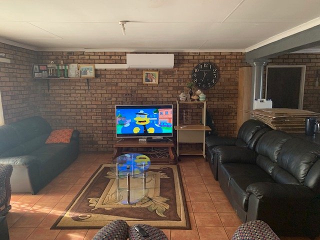 5 Bedroom Property for Sale in Kuruman Northern Cape